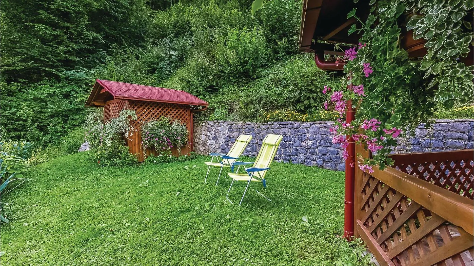 2 Bedroom Stunning Home In Lukovdol Croatia
