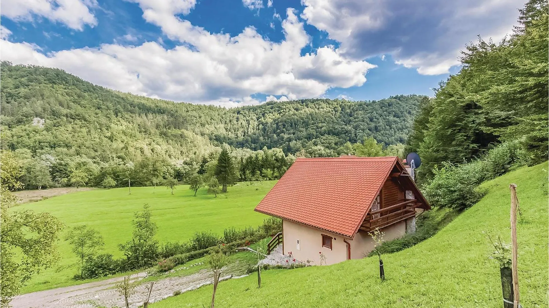 2 Bedroom Stunning Home In Lukovdol Croatia