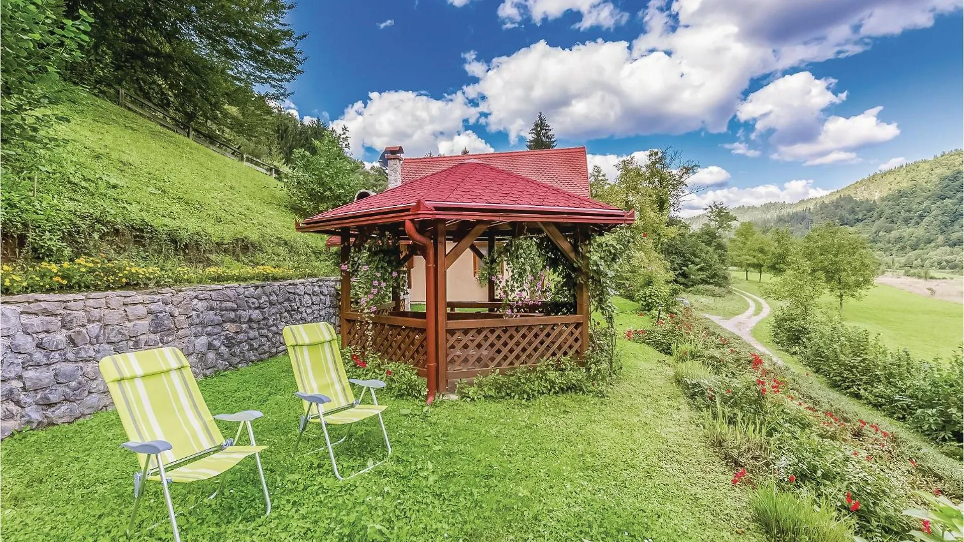 2 Bedroom Stunning Home In Lukovdol Holiday home