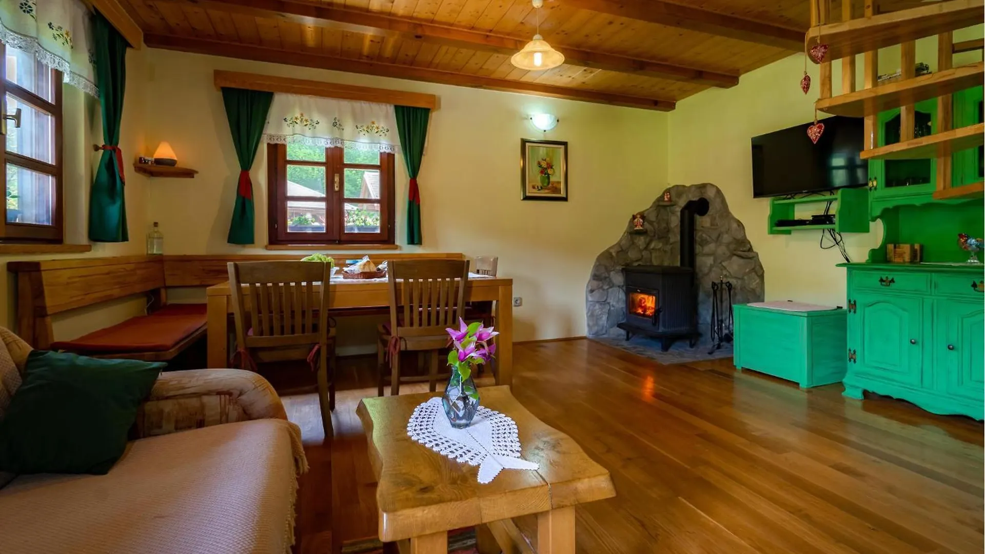 2 Bedroom Stunning Home In Lukovdol Holiday home